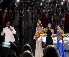 Steve Harvey Blames Prayer for Miss Universe Gaffe