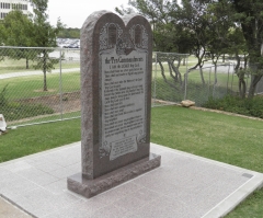 Mississippi County Forced to Remove Ten Commandments Display Replaces It With 'In God We Trust' Sign