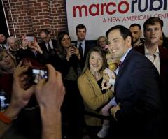 Marco Rubio Stops to Pray for Elderly Man Who Collapses at Campaign Rally (Video)