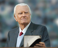 Billy Graham Tells Believers: Whatever You Fear, Turn It Over to God