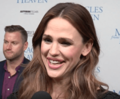 Jennifer Garner, TD Jakes of 'Miracles From Heaven' Define What Miracles Mean to Them (Interview)