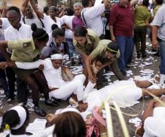 Obama Promises to Push Raul Castro on Lifting Freedom of Speech Bans at Historic 4th Meeting