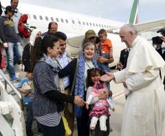 Syrian Christians 'Let Down' by Pope After Vatican Takes Muslims to Rome Instead