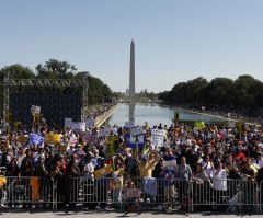 Pope Francis Joins Lecrae, Hillsong at Historic 1 Million-Strong 'Together 2016' DC Event