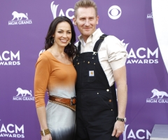 Rory Feek's Shares Joey+Rory Love Story in Midst of Cancer in New Film, 'To Joey With Love'