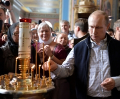 Christians in Russia Fear KGB-Style Crackdowns After Putin Signs Law Banning Evangelism