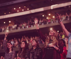 Chivalry Is Not Dead; Girls, Don't Let Men Disrespect You in Relationships, Says for King & Country Joel Smallbone