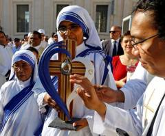 Saint Mother Teresa Confronted Hillary Clinton on Abortion: A Mother Can't Learn to Love by Killing Her Child