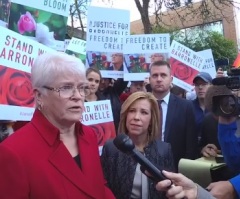 Hundreds Gather to Support Christian-Grandma Florist in Appeal Case for Not Working Gay Wedding 