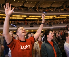 Fastest-Growing Churches Have Modern Worship, Teach Literal Interpretation of the Bible: Study