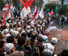 Indonesia: Over 10,000 Rally to Support Jakarta's Christian Gov. Accused of Blasphemy