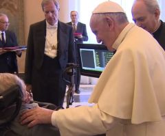 Pope Francis Meets Atheist Physicist Stephen Hawking at Vatican