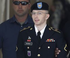 Obama Cutting Transgender Chelsea Manning's Sentence 'Outrageous,' Treating 'Like a Martyr': GOP