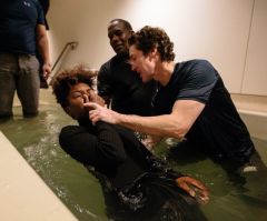 Children Get Baptized by Joel Osteen, Describe What Baptism Means to Them (Video)