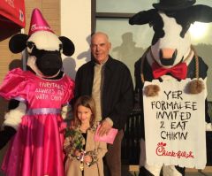 Chick-fil-A 'Daddy-Daughter Date Night' Moves to 1,000-Seat Arena Amid Increasing Demand for Tickets 