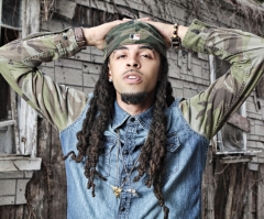 Christian Rapper Dee-1 Helps People Pay Off Student Loans After Getting Out of College Debt