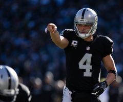 Oakland Raiders QB Derek Carr Pulls Over to Pray With Stranded Driver on Roadside