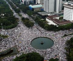 Thousands of Muslims Protest Jakarta's Christian Governor Ahead of Election