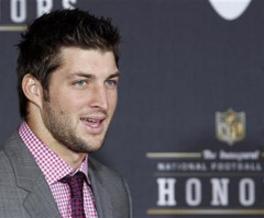 Tim Tebow Releasing Book for Homeschoolers, Wins Book of the Year for 'Shaken'