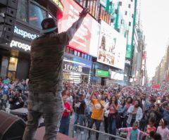 Times Square Hosts 'Jesus Week': 14,000 Attend for Prayer and Bible Readings in Heart of NYC (Video)