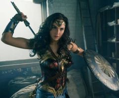 Wonder Woman as Jesus? Christ Themes Prominent, Reviewers Say