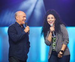 Harvest America: Greg Laurie Clarifies Views on God; Over 3,000 Make Decisions for Christ