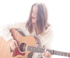 Christian Lesbian Singer Jennifer Knapp Tired of Labels, Says 'Love Is Universal'