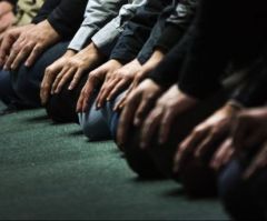 Anglican Priests Kneel Beside Muslims in Prayer at Canadian Church Doubling as Mosque