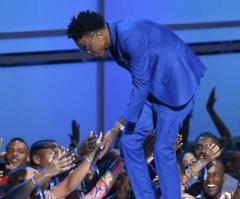 August Alsina Takes Praise Break on R&B Tour to Perform With Tasha Cobbs-Leonard