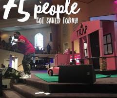 75 Rededicate Lives to Christ After Pastor William Murphy Condemns 'Trap' Culture in Service Inspired by 2 Chainz