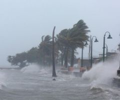 'Hurricane Hunters' Flying Into the Eye of Hurricane Irma (Video)