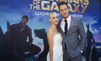 Anna Faris 'Mom' Co-Stars Still Love Chris Pratt Amid 'Sad' Split