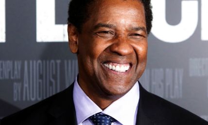 Denzel Washington Surprises Chicago Fans, Calls Himself a 'Regular God-Fearing Man' (Watch)