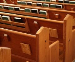 Raising Middle Finger at Pastor in Church, Screaming About Satan Is Protected Free Speech: Judge