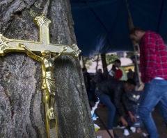 Only 1.5 Percent of Syrian Christians Fleeing ISIS Given Refugee Status in US, UK 