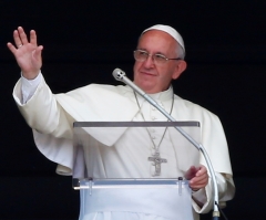 Pope Francis Says Church Leaders, Politicians Must Lead by Example, Can't Have Double Life