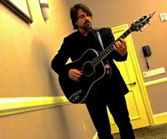 Country Singer Jimmy Wayne Speaks Out Against People Mocking Prayer