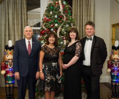 The Gettys Sing Modern Hymns, Traditional Christmas Carols With Mike and Karen Pence 