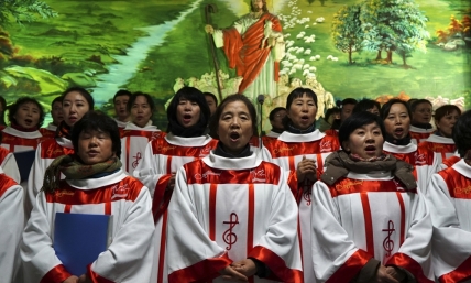 5 Reasons We Should Still Be Singing Christmas Carols