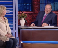 Mike Huckabee Invites Recently Widowed Comedian Chonda Pierce on Israel Trip