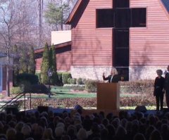 At Billy Graham's Funeral, Daughter Anne Graham Lotz Urges Church, World to 'Wake Up'