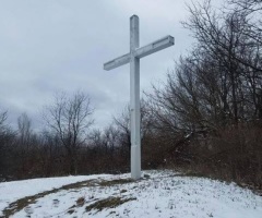 Cross That Stood for 70 Years Is Taken Down After Civil Rights Activists Demand Its Removal