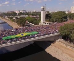 Evangelist Andrew Palau Proclaims Gospel to Hundreds of Thousands at March for Jesus in Brazil