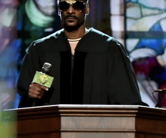 Gangsta Rapper Snoop Dogg Shocks BET Awards With Gospel Performance, 'I'm a Brand New Man'