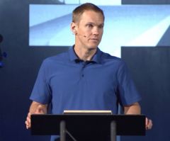 Churches Shouldn't Promote National Pride; Jesus Is King, Not Obama or Trump, Says David Platt