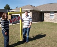 The Deaf Shepherd: How Pastor Born With Hearing Loss Is Making a Difference in Michigan