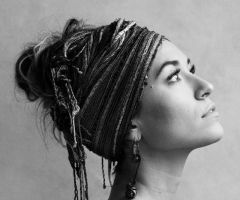 Christian Singer Lauren Daigle Tops Drake, Ariana Grande, Nicki Minaj on Billboard 200