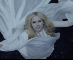 Avril Lavigne Releases Video for New Worship Song; Artist Adorned With Cross Sings of Near-Death Experience