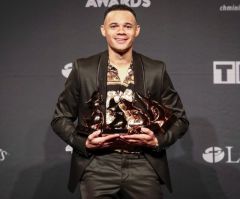 Tauren Wells' 'Hills and Valleys,' Cory Asbury's 'Reckless Love' Dominate 2018 GMA Dove Awards