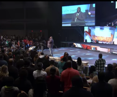 Pastor John Gray draws praise, caution after allowing congregants to take cash from offering